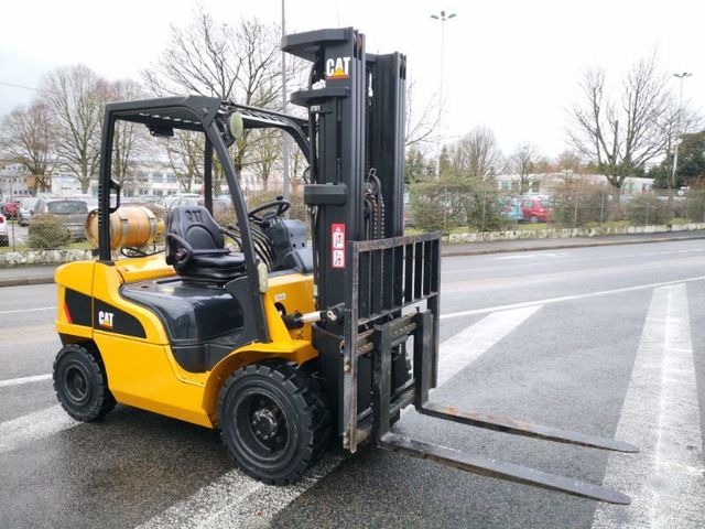Chariot élévateur Tunisie : choisir CATERPILLAR pour la fiabilité et la performance