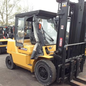 Chariot élévateur CATERPILLAR Tunisie : la solution idéale pour vos besoins logistiques